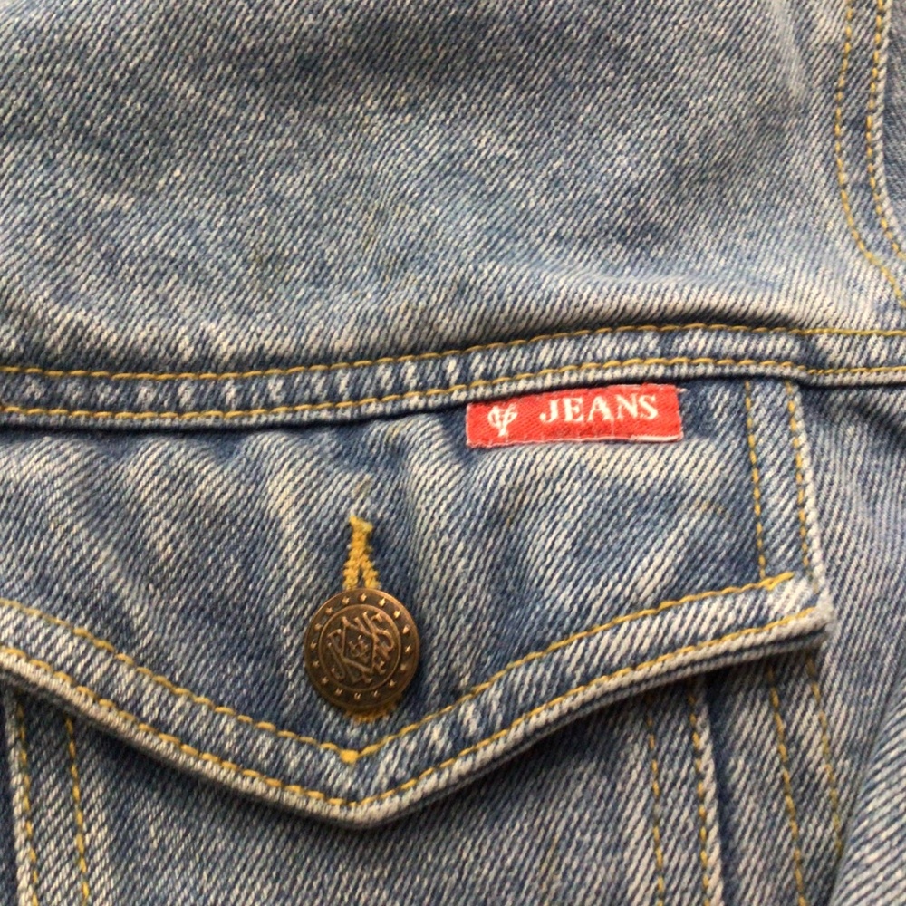 Vintage Gloria Vanderbilt denim jacket. Size medium great shape. - Picture 4 of 10